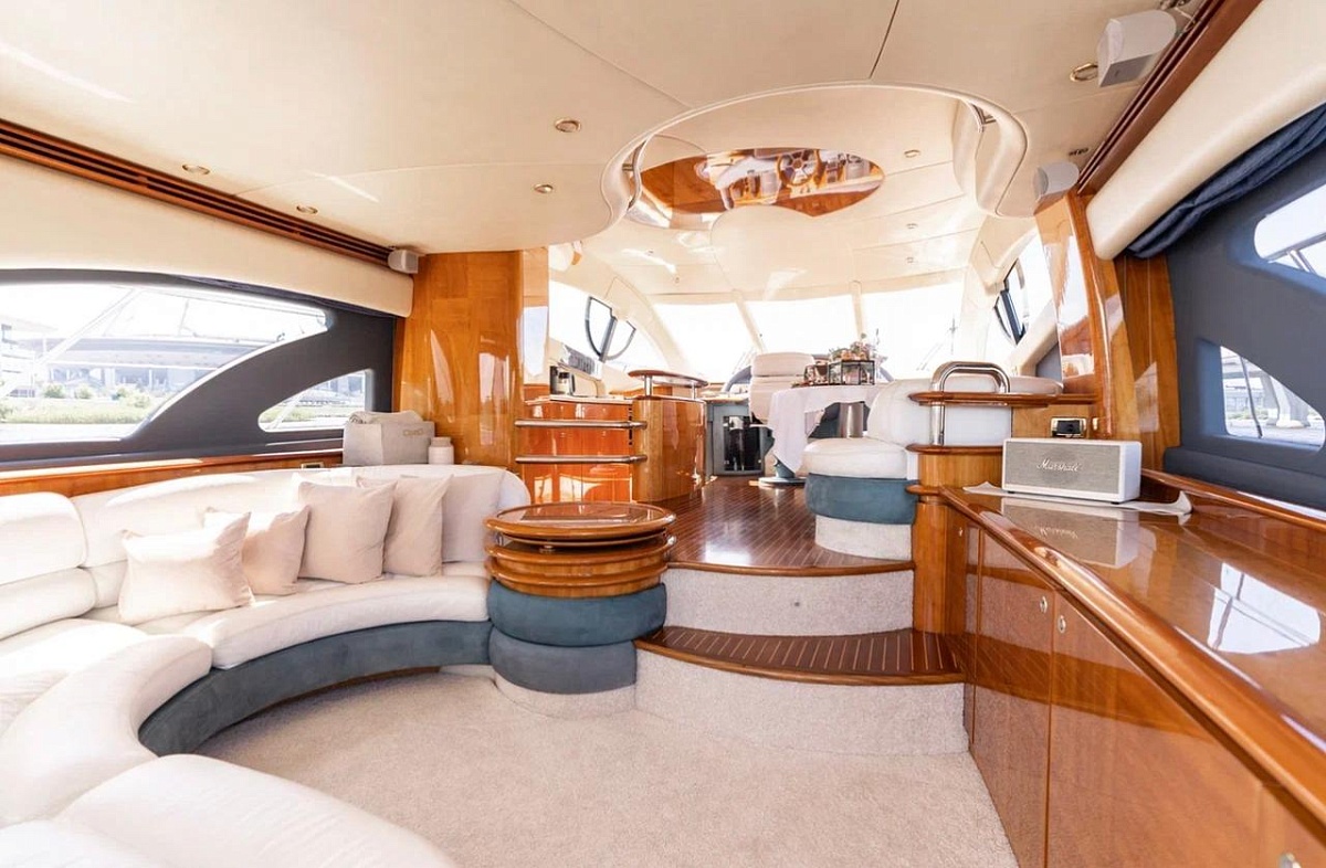 Аренда моторной яхты Azimut 55 в Питере
